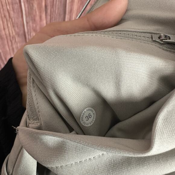 Lululemon ABC Pant Khaki Mens Size 36 x 31 inseam - Picture 6 of 6